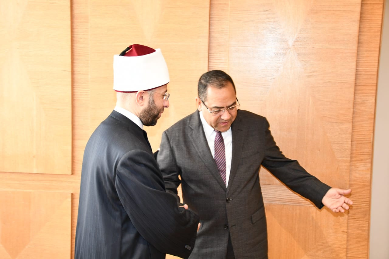 وزير الأوقاف ورئيس التنظيم والإدارة