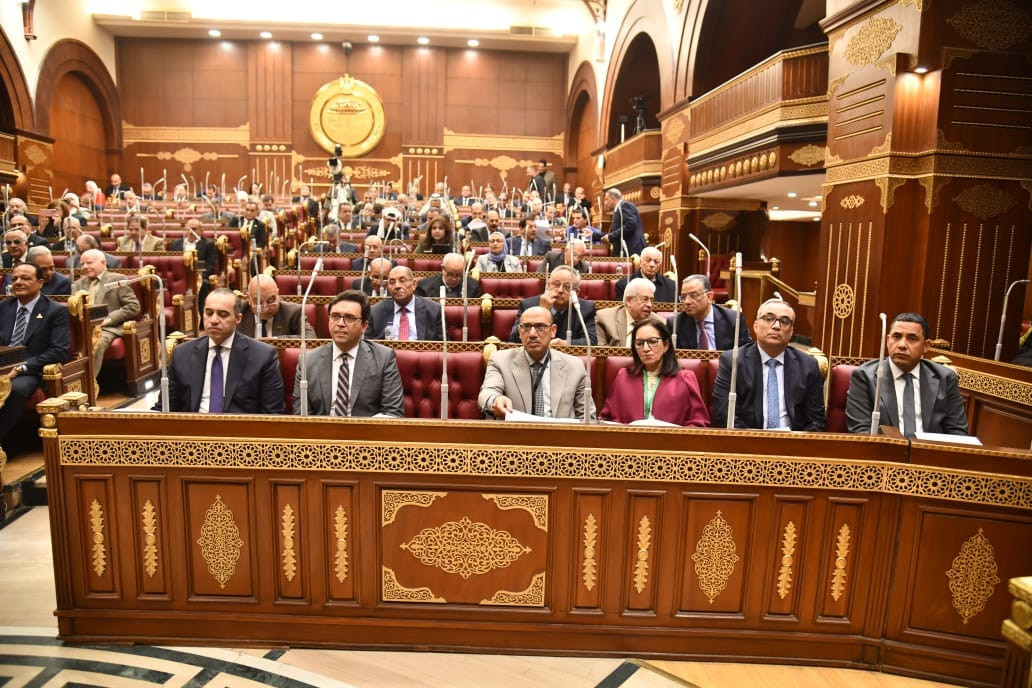 وزير الثقافة أمام الشيوخ