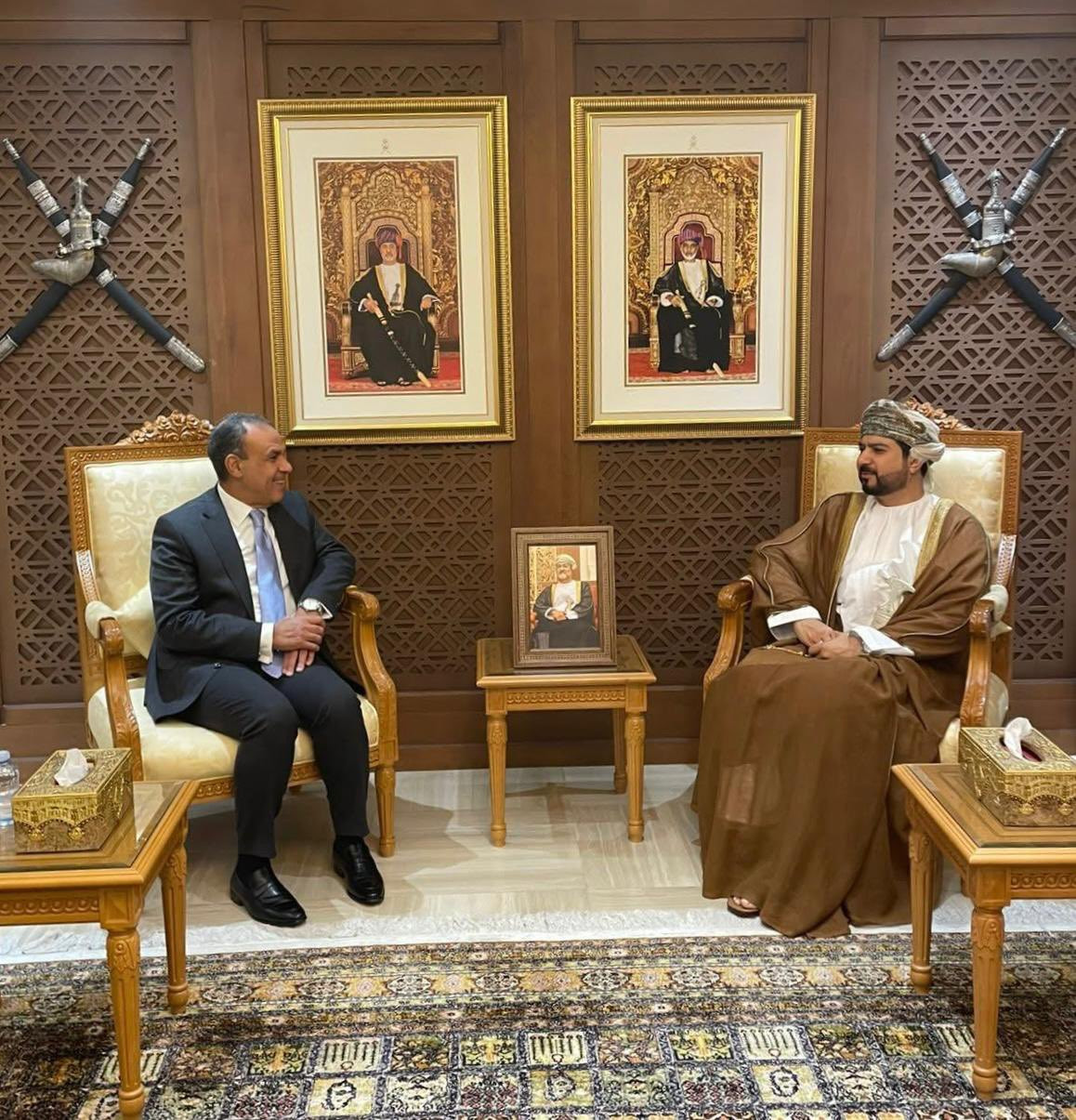 وزير الخارجية بعمان