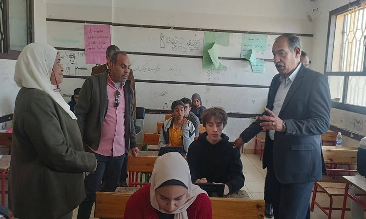 وكيل وزارة التعليم بالبحرالأحمرتتفقد سيرلجان الامتحانات بمدارس الغردقة