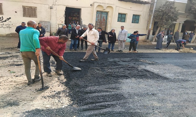 محافظ المنيا يتابع مشروعات رصف الطرق ورفع كفاءة الشوارع
