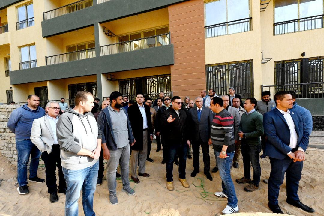 وزير الإسكان