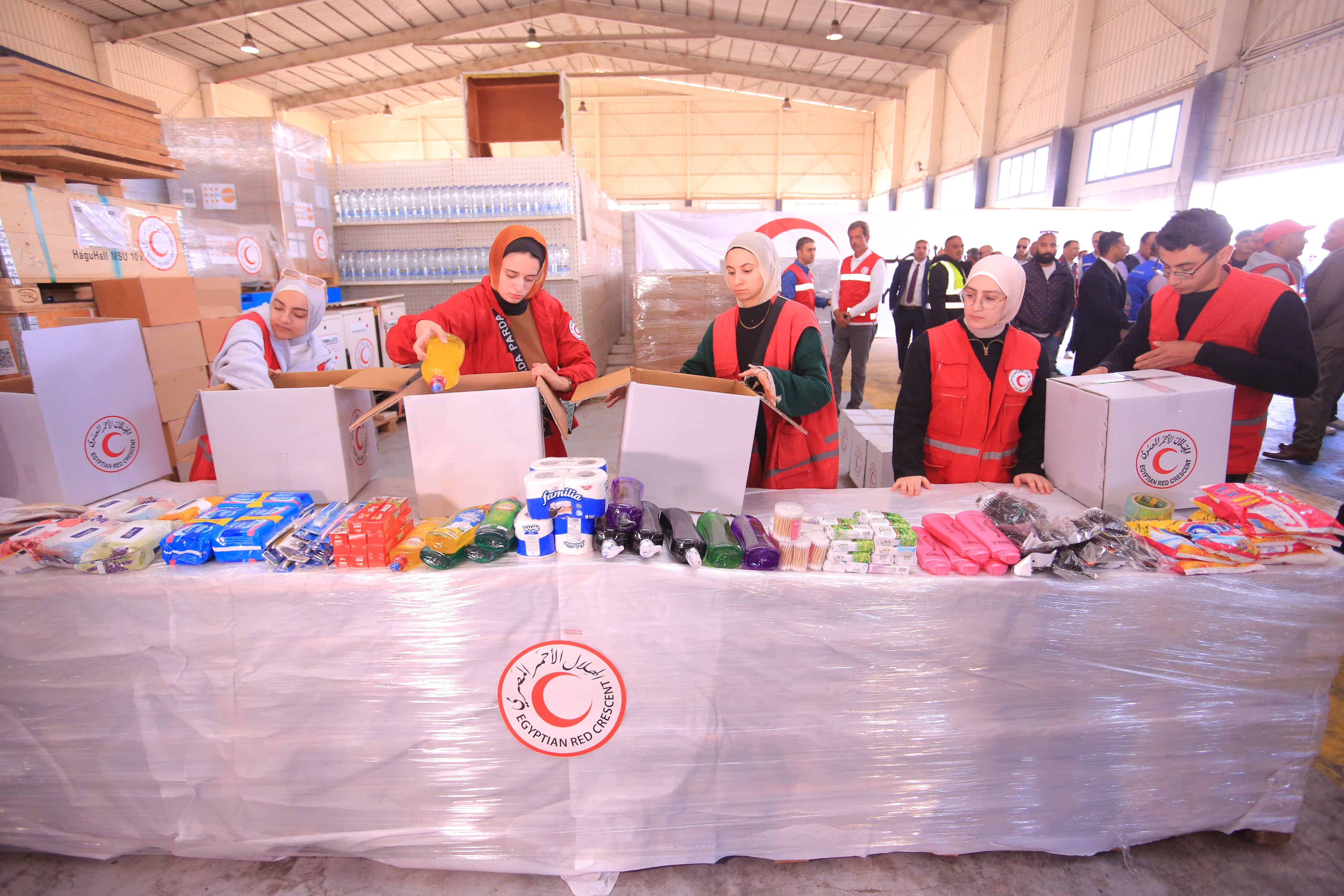 خالد عبد الغفار ومايا مرسي