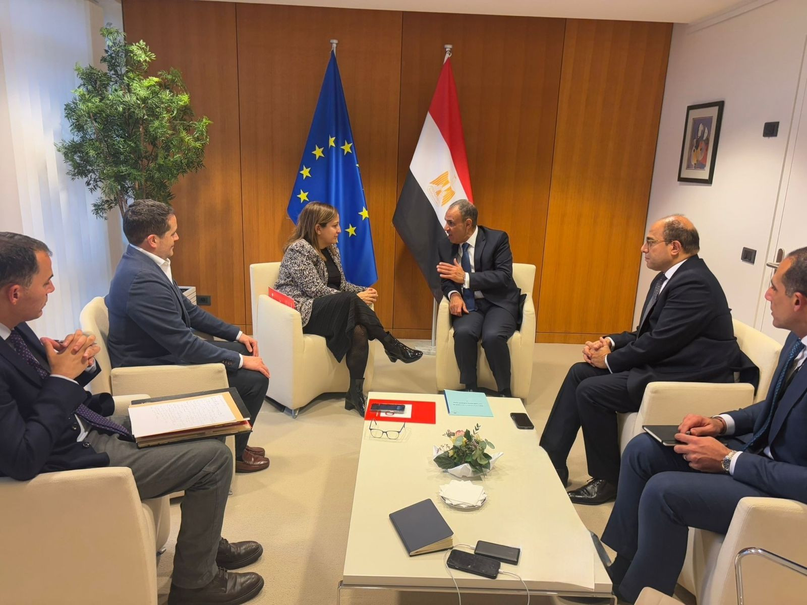 وزير الخارجية