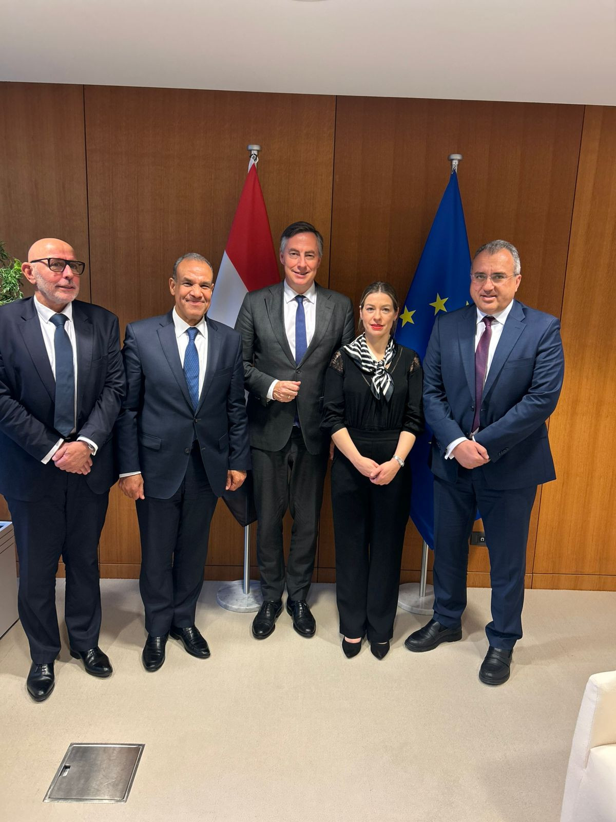 وزير الخارجية