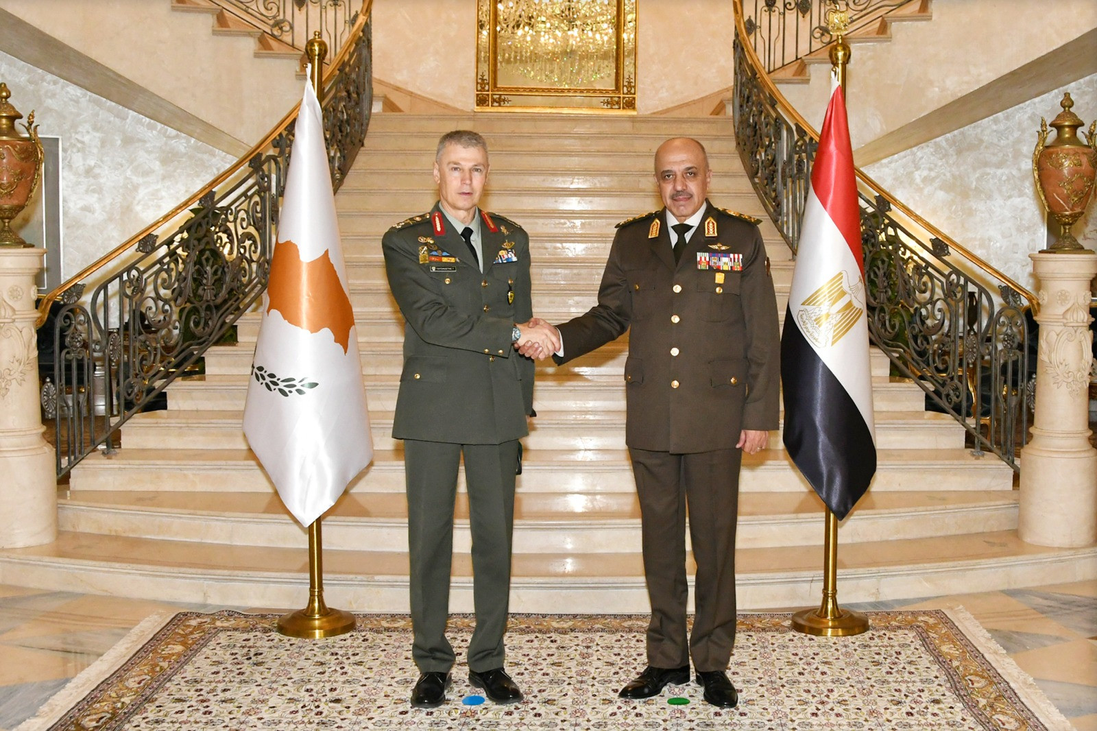 الفريق أحمد خليفة يب