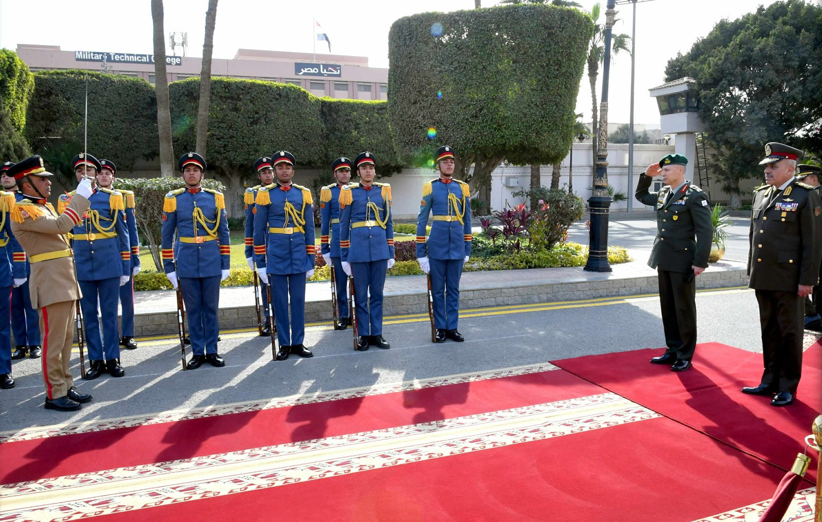 الفريق أحمد خليفة يب