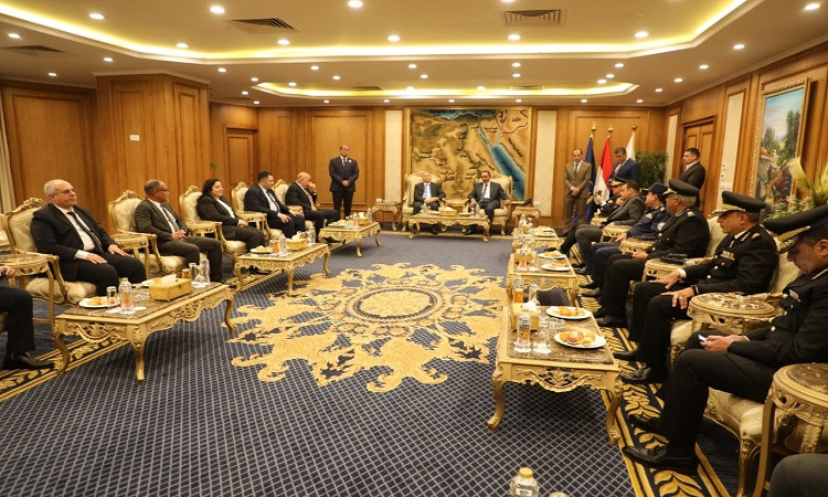 محافظ القاهرة يزور مديرية أمن القاهرة للتهنئة بعيد الشرطة