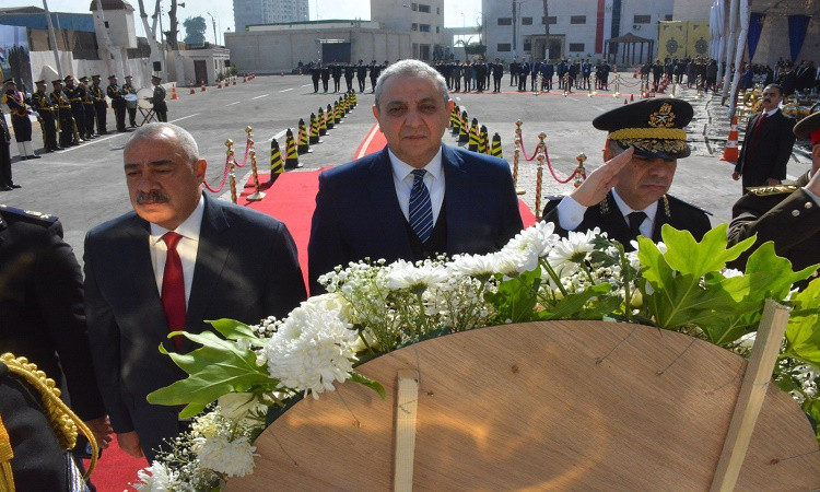 محافظ الغربية يضع إكليل الزهور على النصب التذكاري لشهداء الشرطة