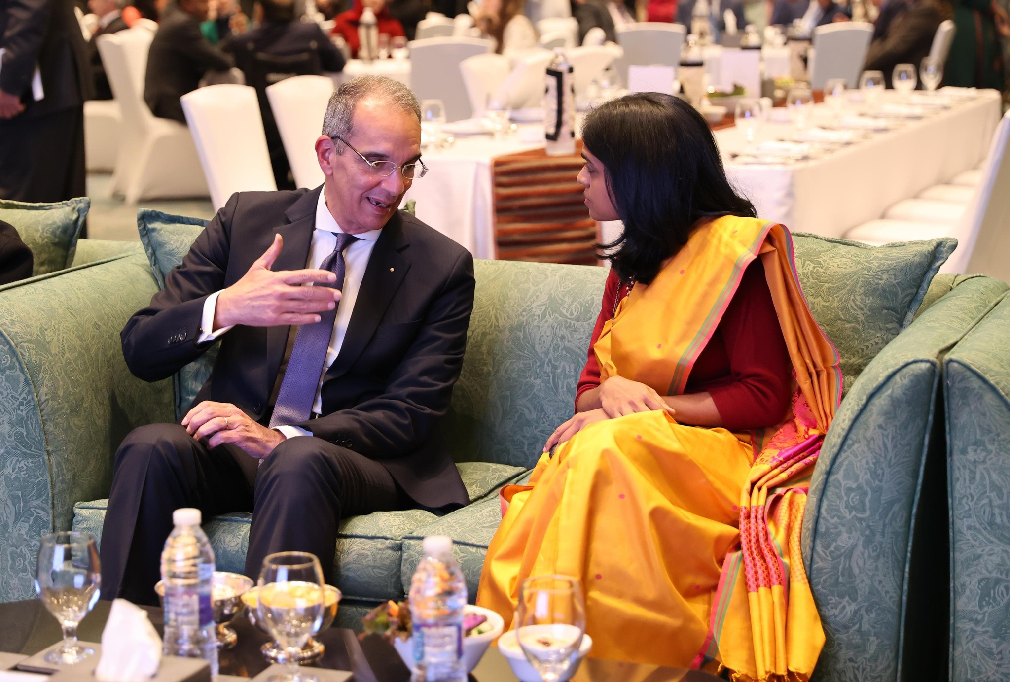 وزير الاتصالات وسفيرة الهند