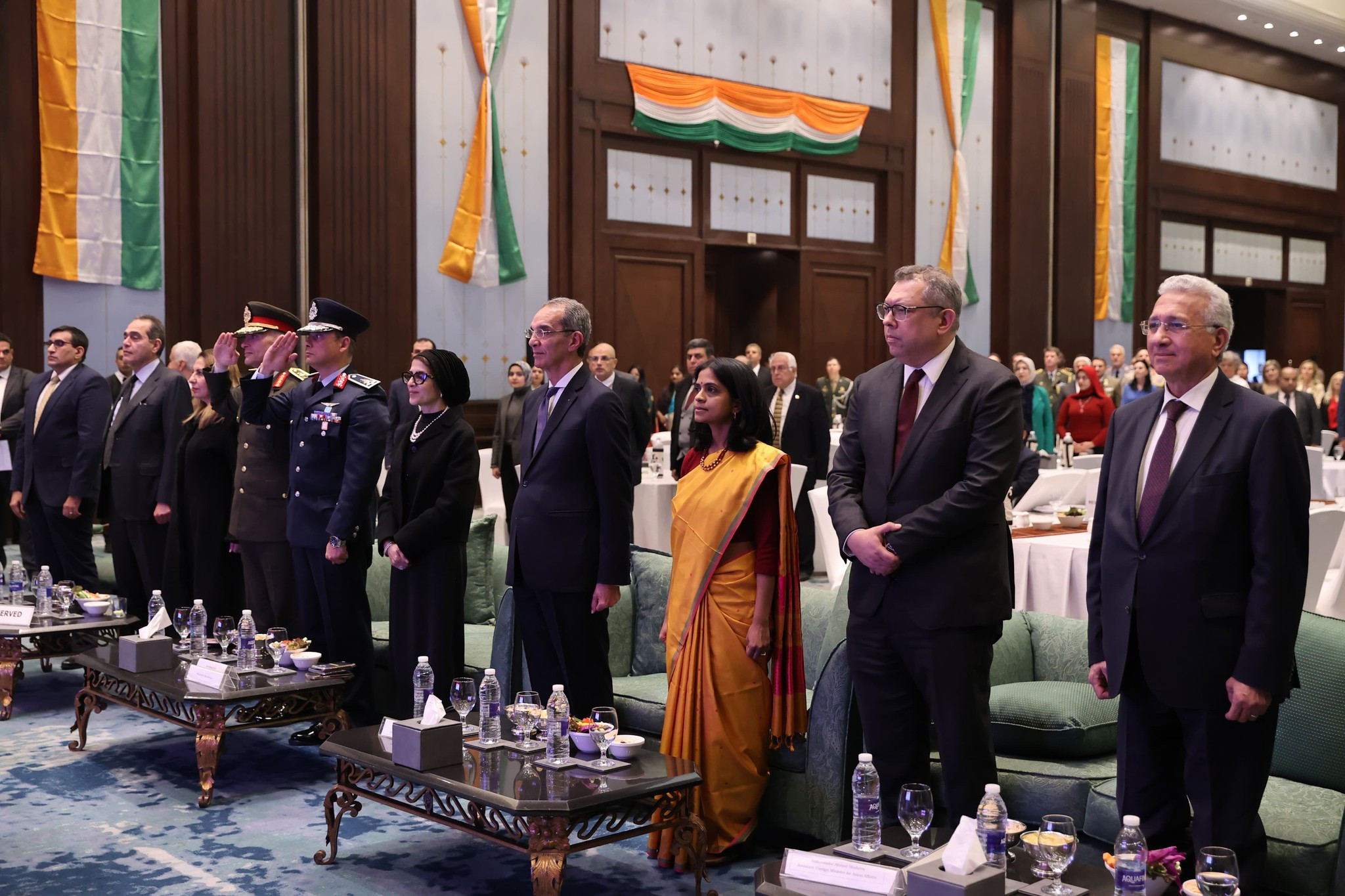 وزير الاتصالات وسفيرة الهند