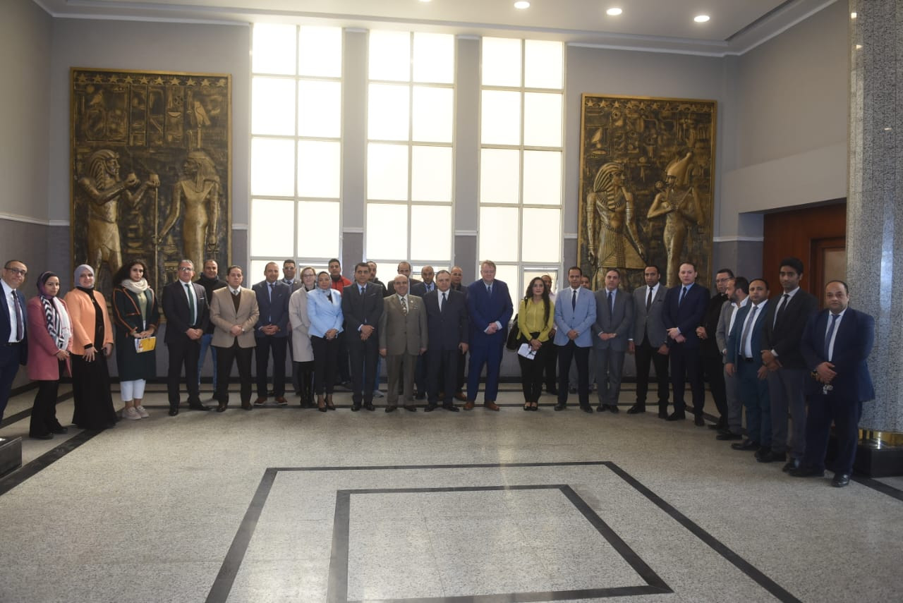 العدل تفتتح مكاتب المساعدة القانونية