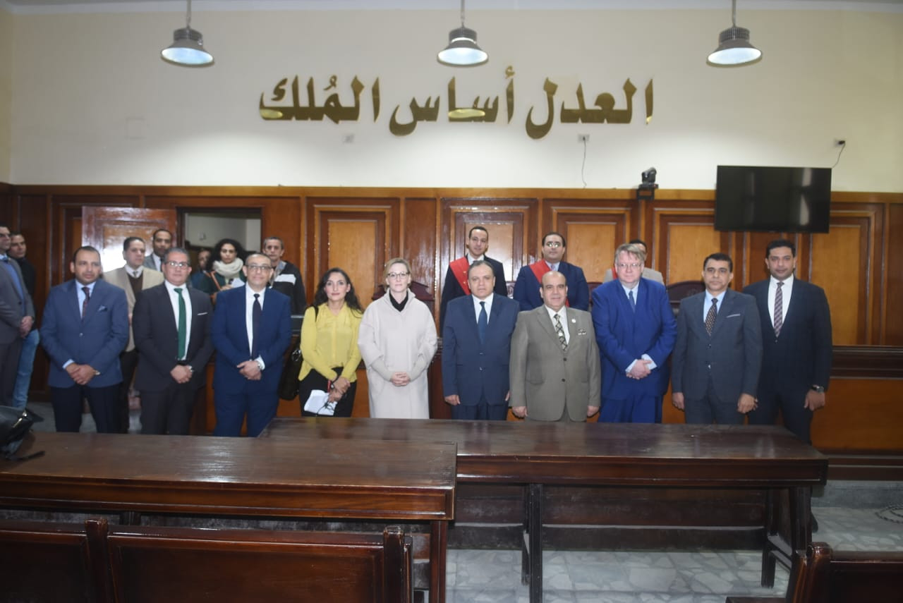 العدل تفتتح مكاتب المساعدة القانونية