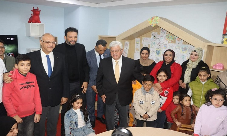 وزير التعليم العالي ومحافظ القليوبية يزوران مصابي غزة بمستشفى الناس