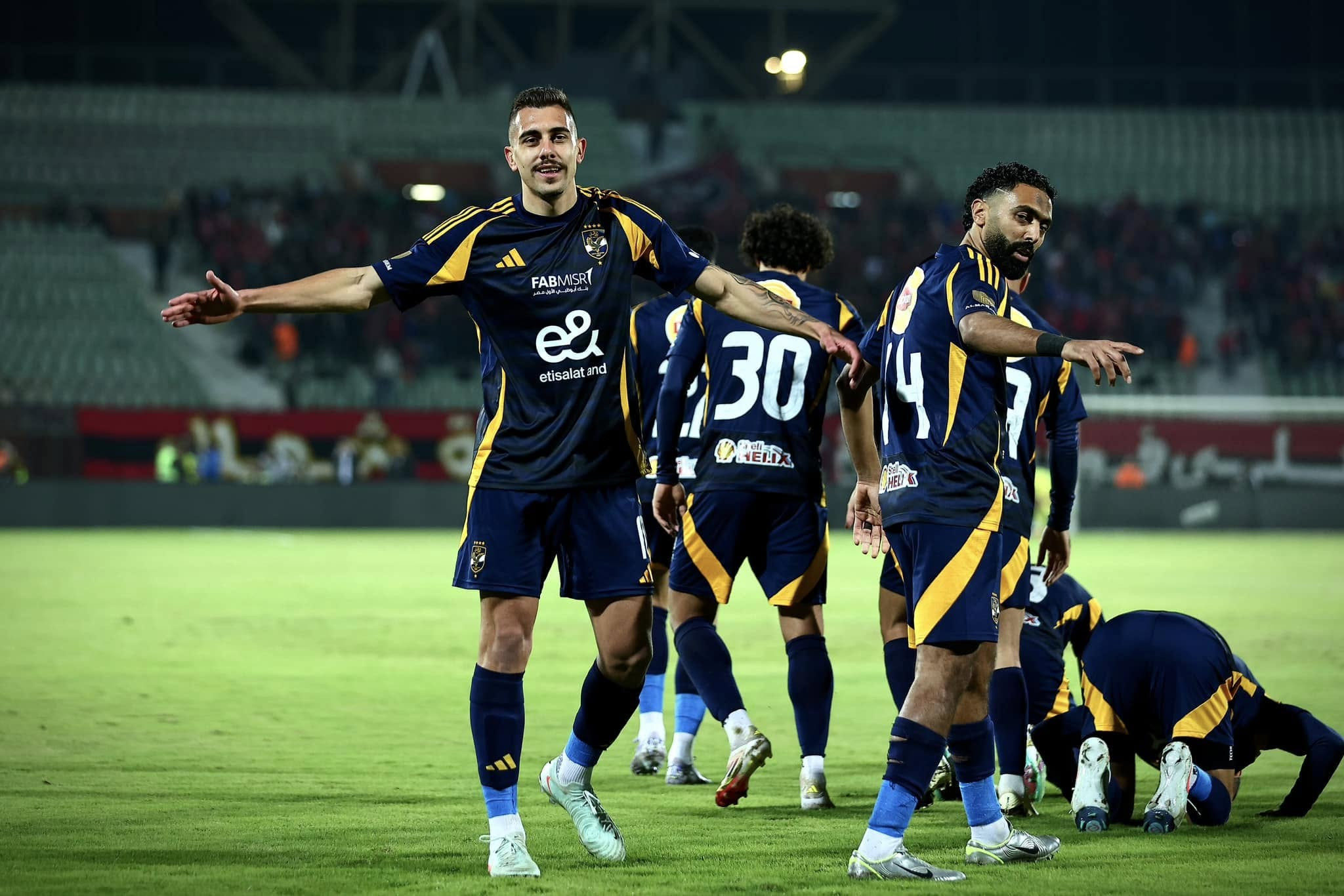 الاهلي ودمودرن