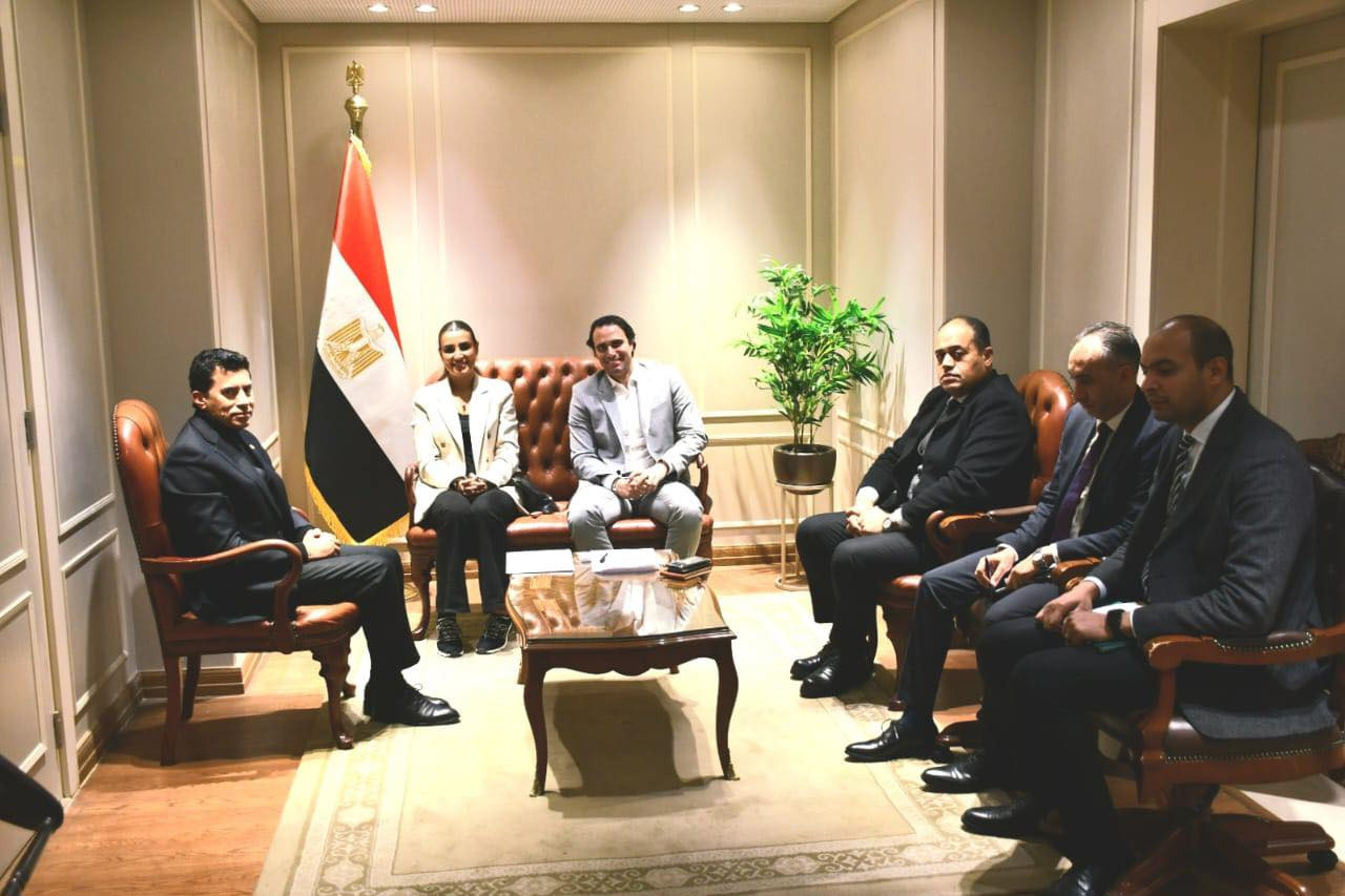 وزير الرياضة والاسكواش