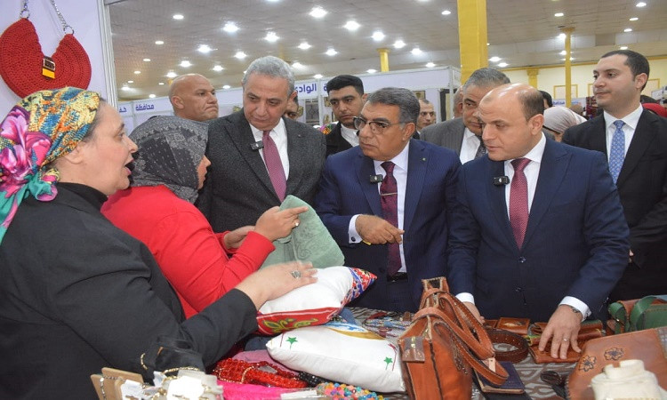 محافظ الغربية يشيد بالحرف اليدوية في معرض 