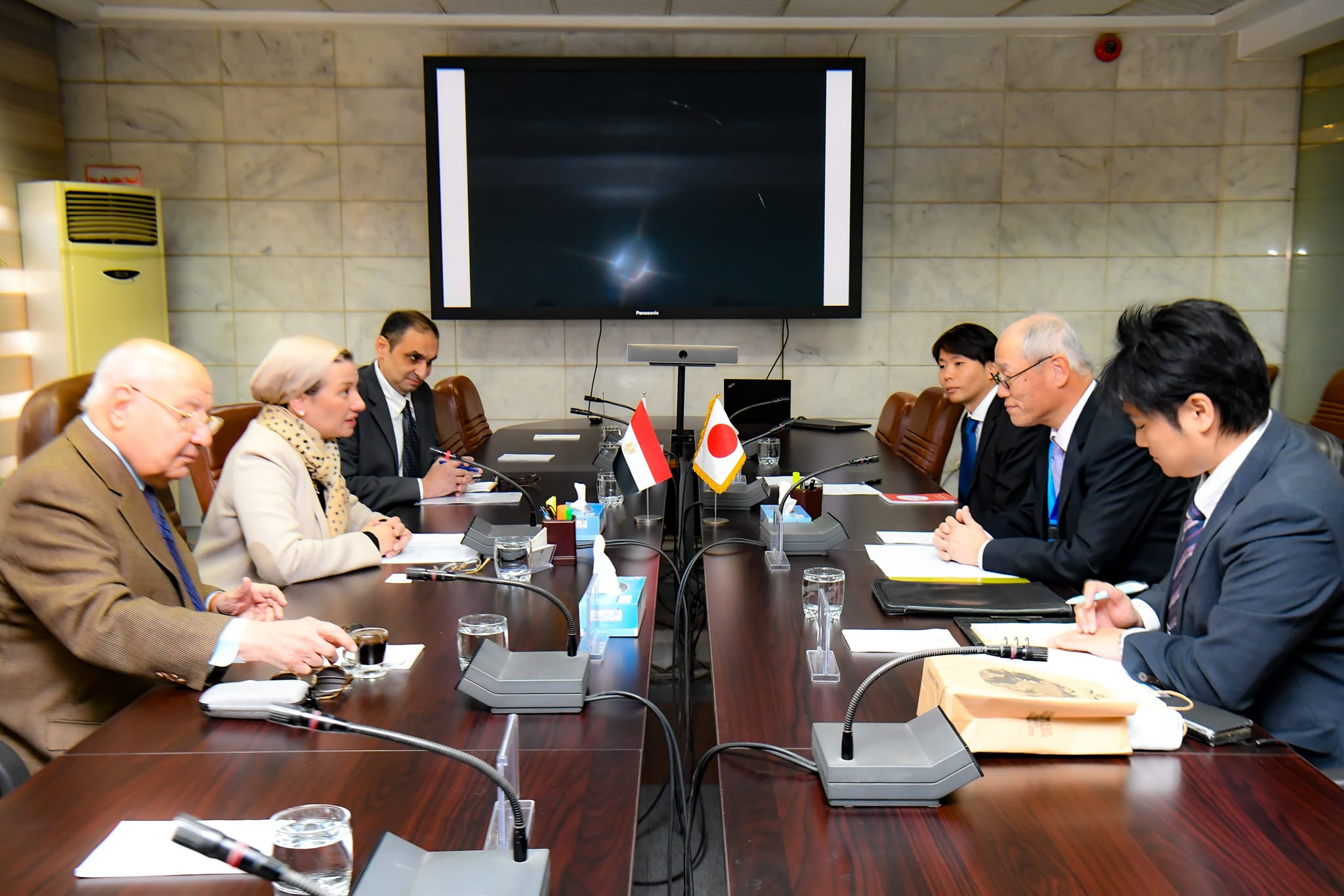 وزيرة البيئة