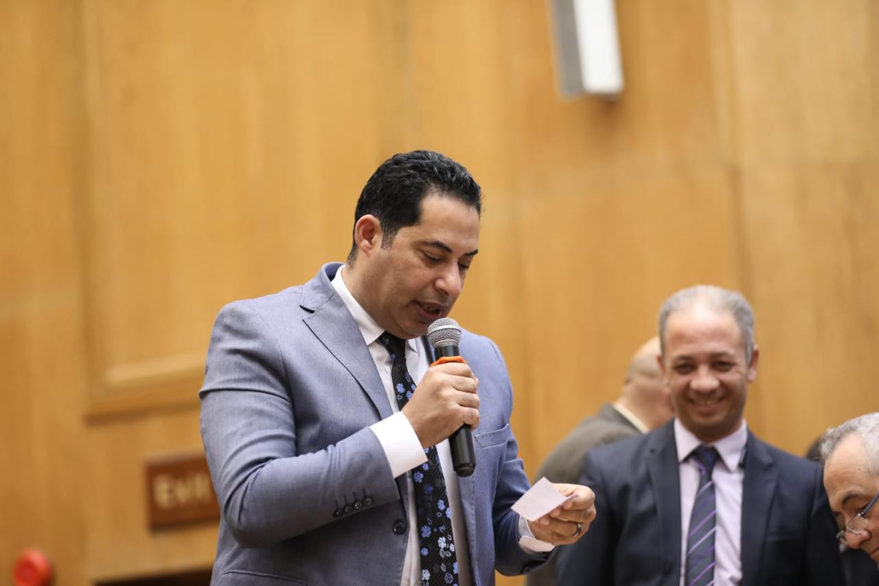 وزير الصحة يشهد القرعة العلنية