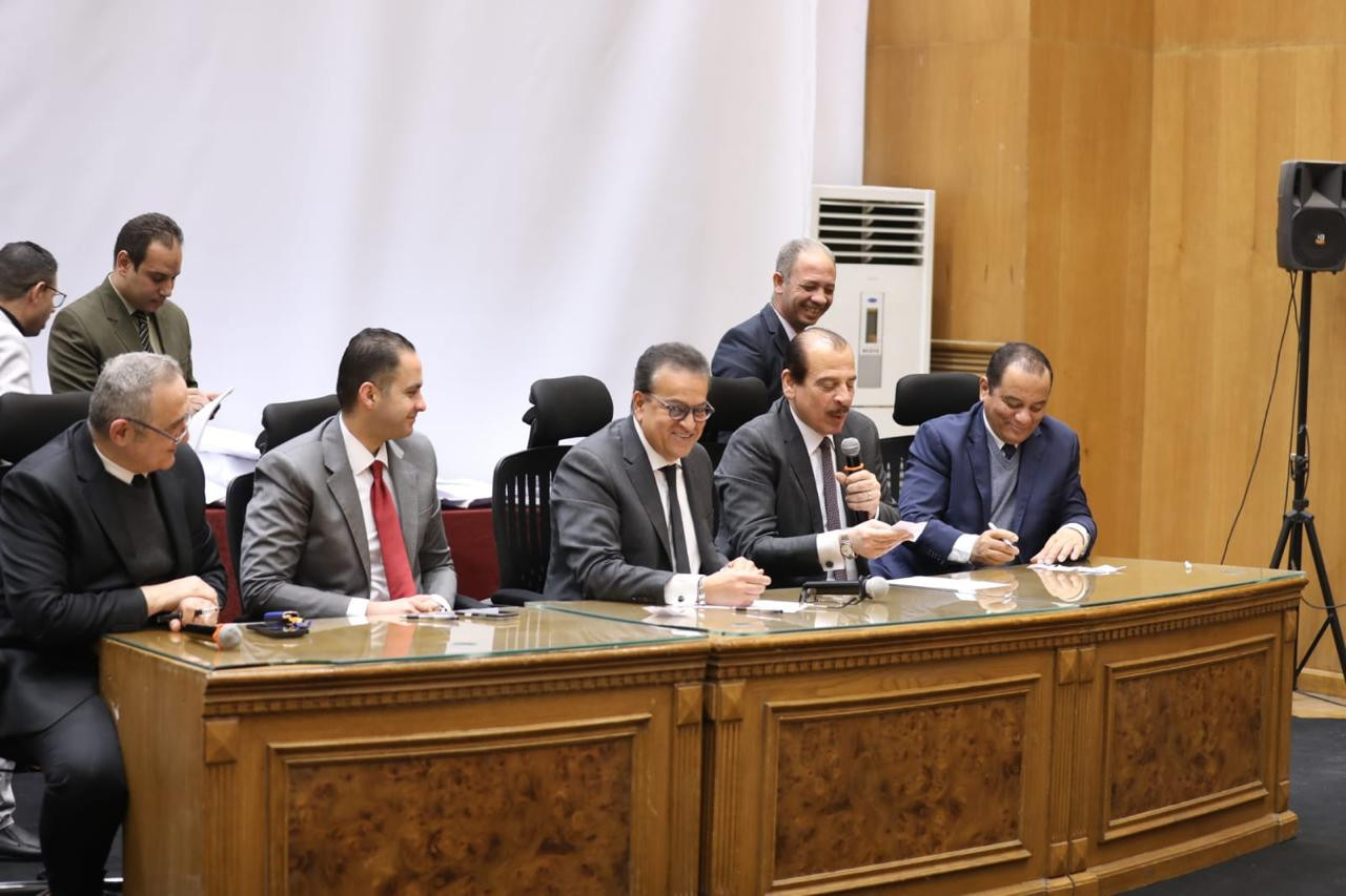 وزير الصحة يشهد القرعة العلنية