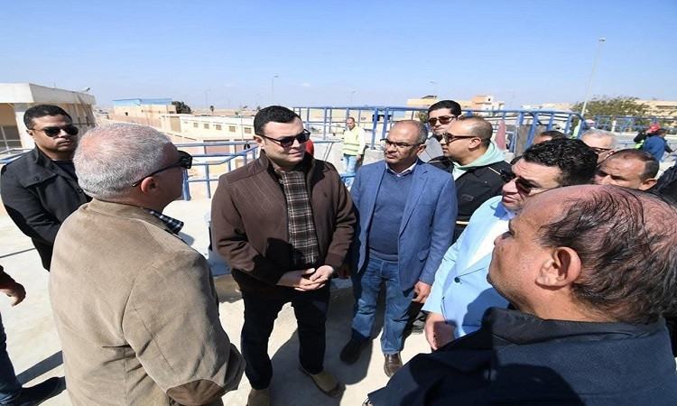 وزير الإسكان يتفقد إسكان 