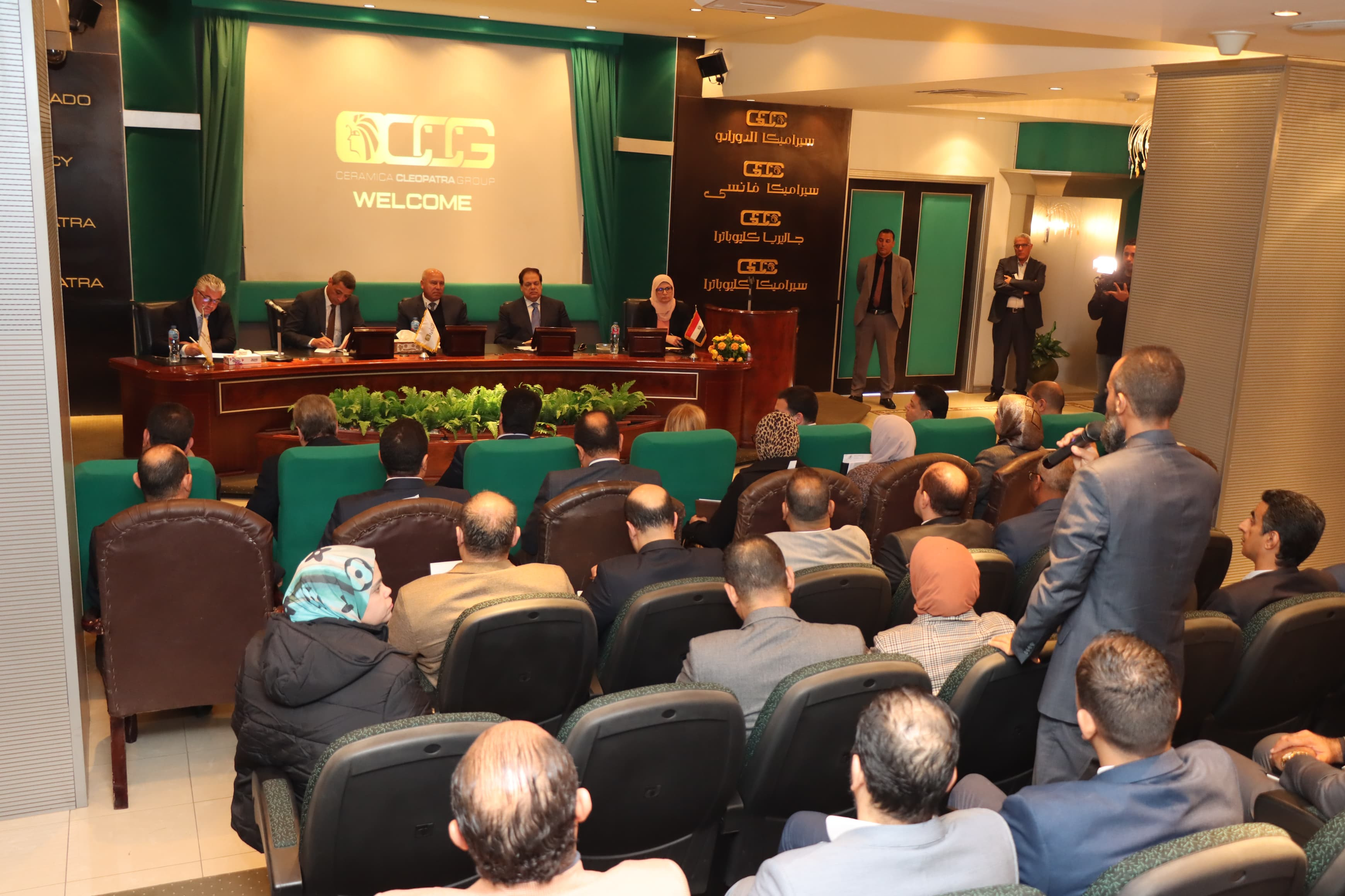 وزير الصناعة والنقل