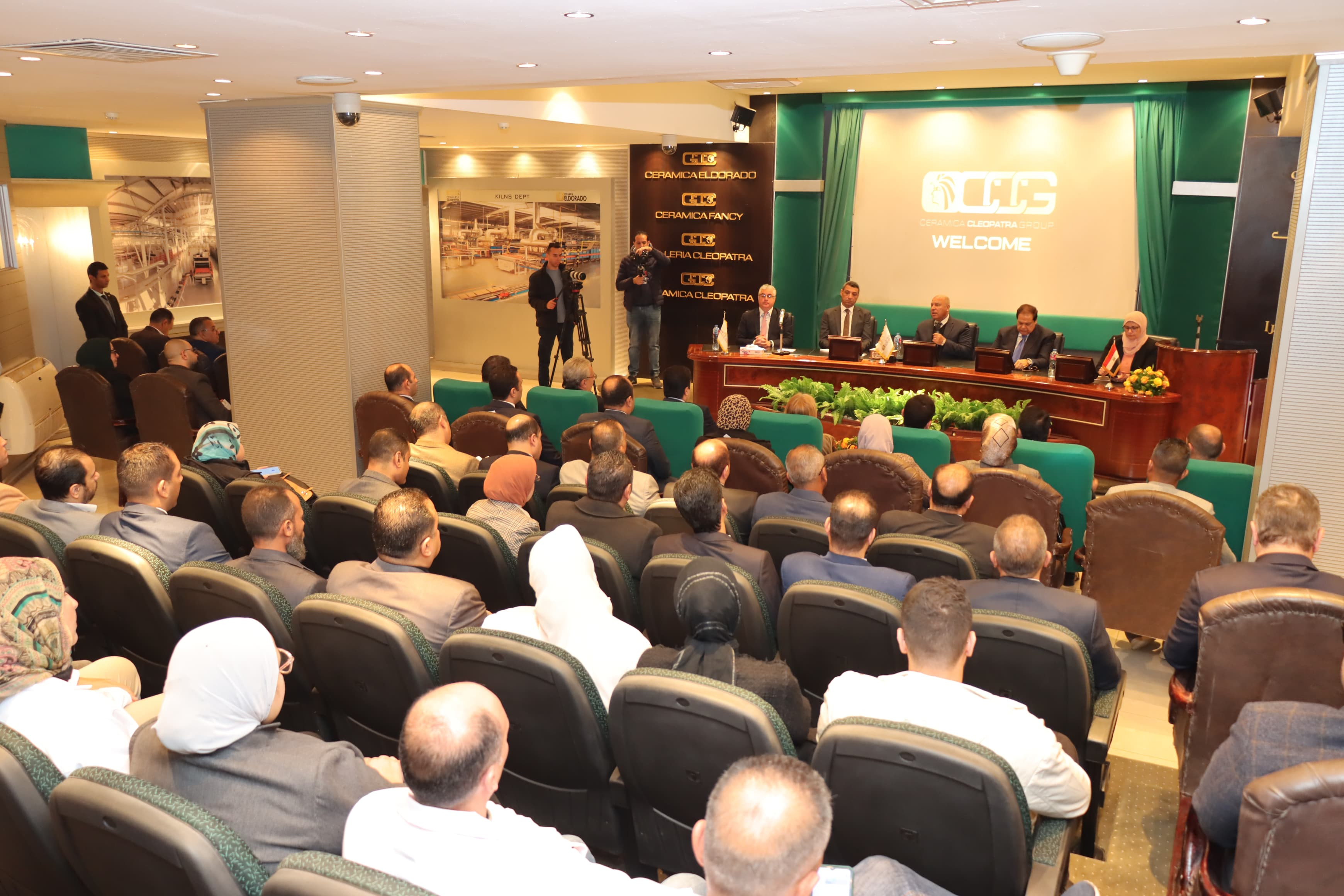 وزير الصناعة والنقل