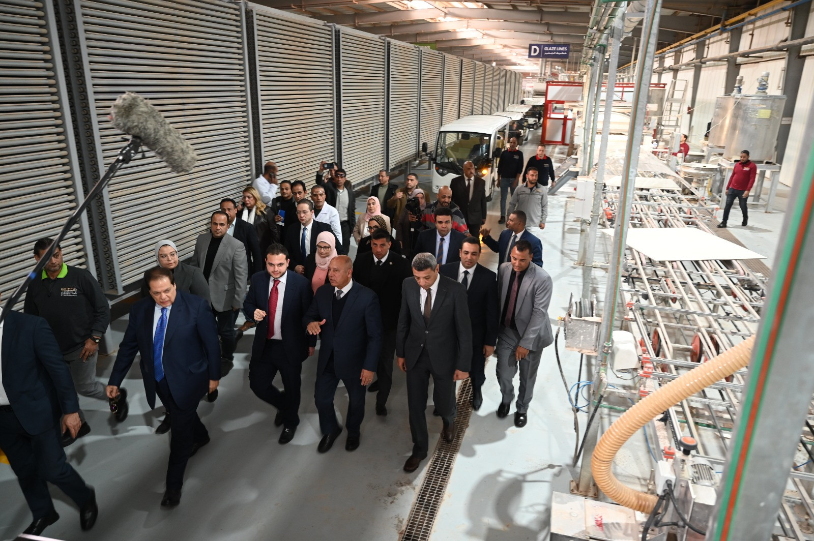 وزير الصناعة والنقل