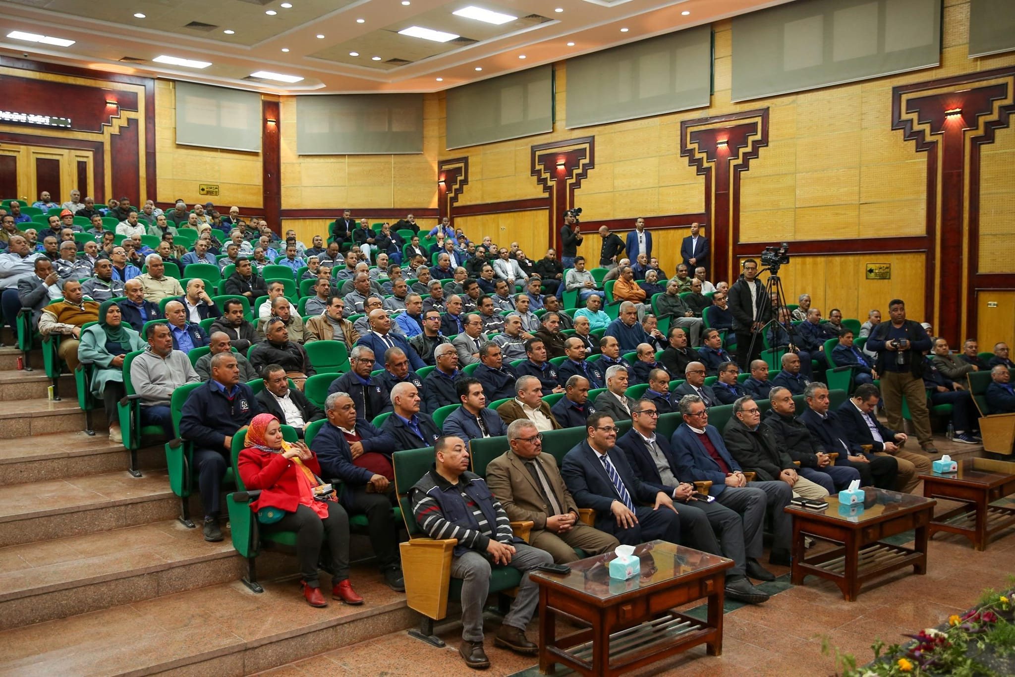 وزير قطاع الأعمال ولقاء العاملين بشركة مصر للألومنيوم