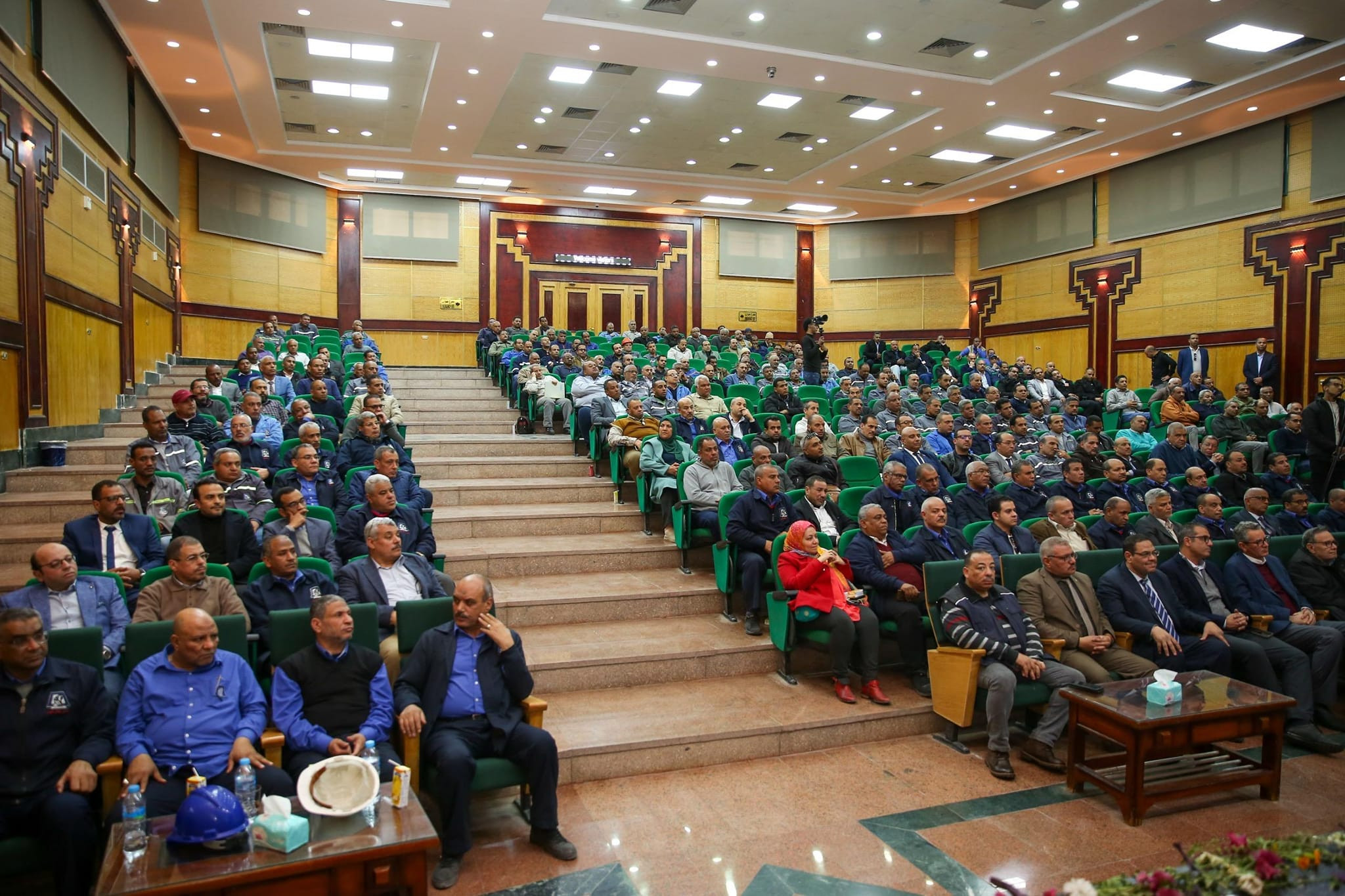 وزير قطاع الأعمال ولقاء العاملين بشركة مصر للألومنيوم