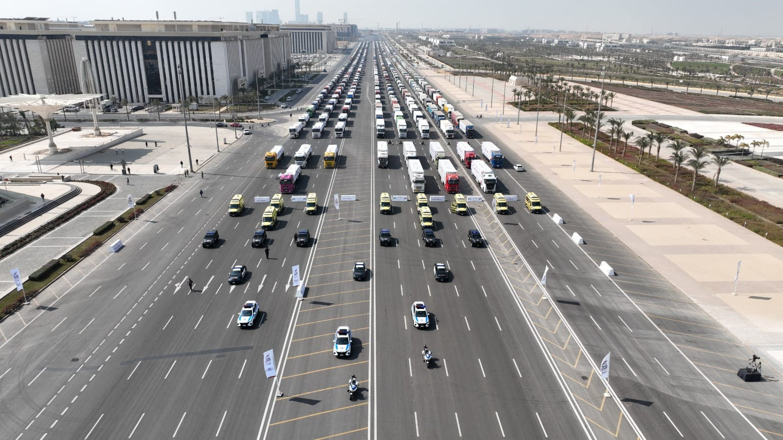 قافلة مساعدات