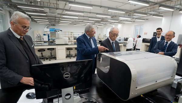 رئيس الجامعة المصرية اليابانية والسفير الياباني