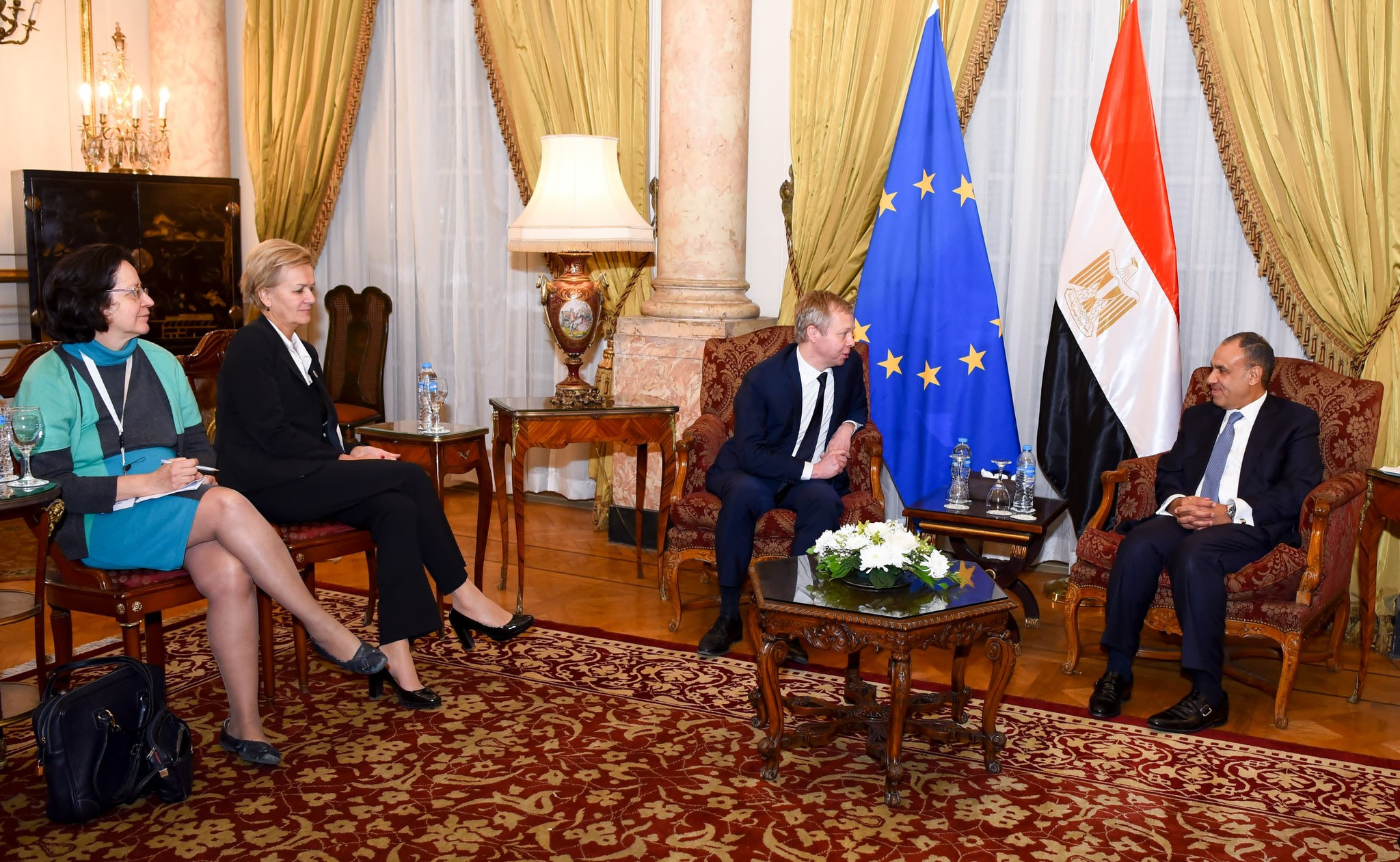 وزير الخارجية