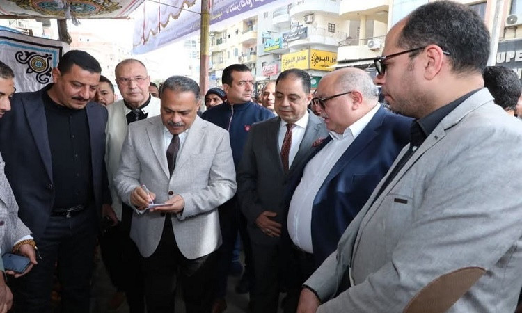 محافظ الشرقية يفتتح معرض 