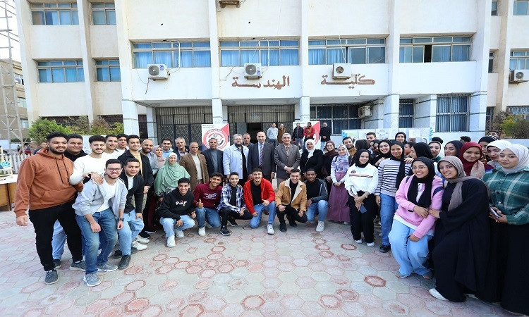 نائب رئيس جامعة الزقازيق يفتتح معرض 