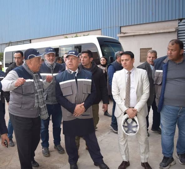 وزير الصناعة في مجمع العشري للصلب