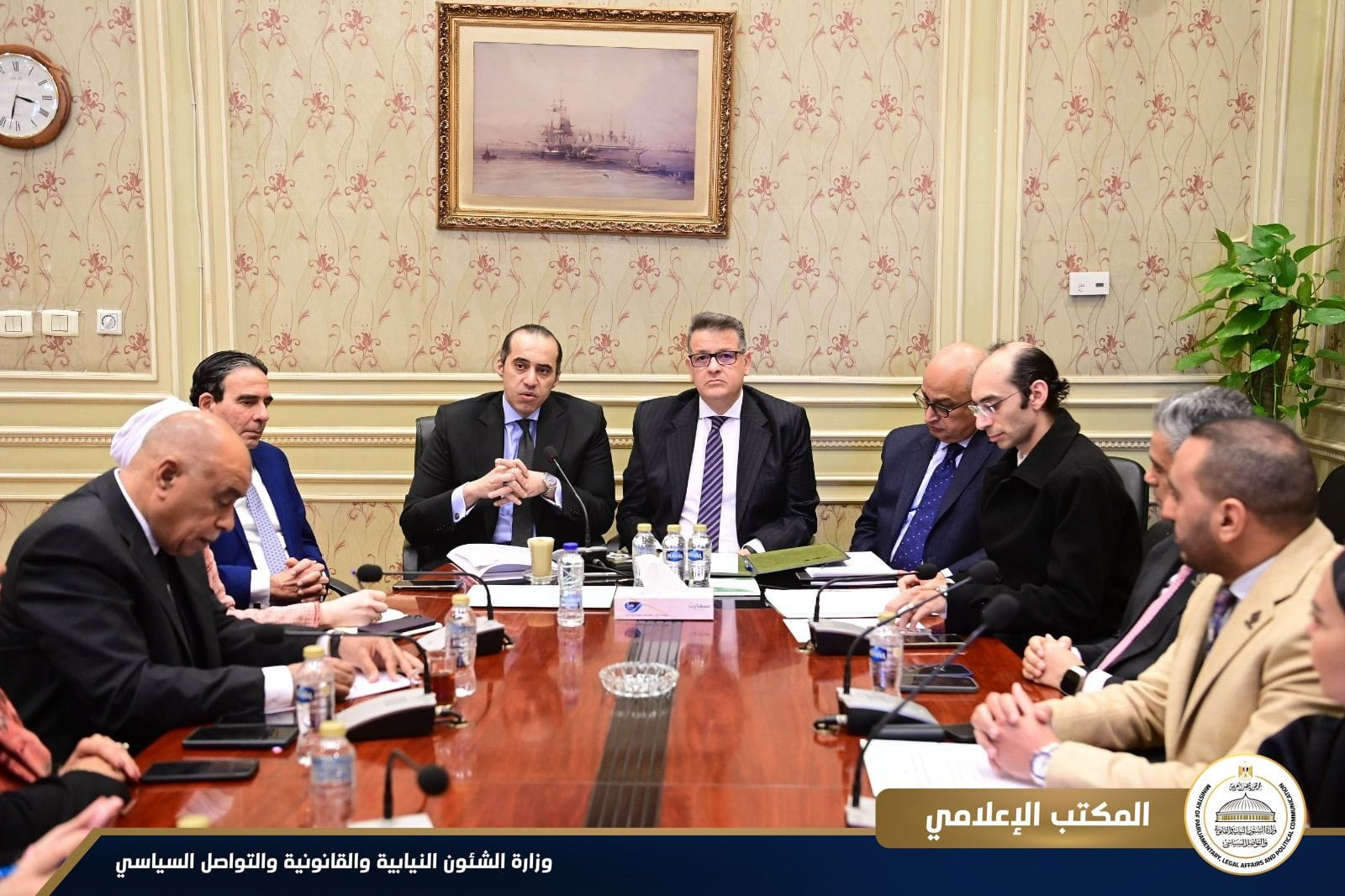 وزير الشؤون النيابية