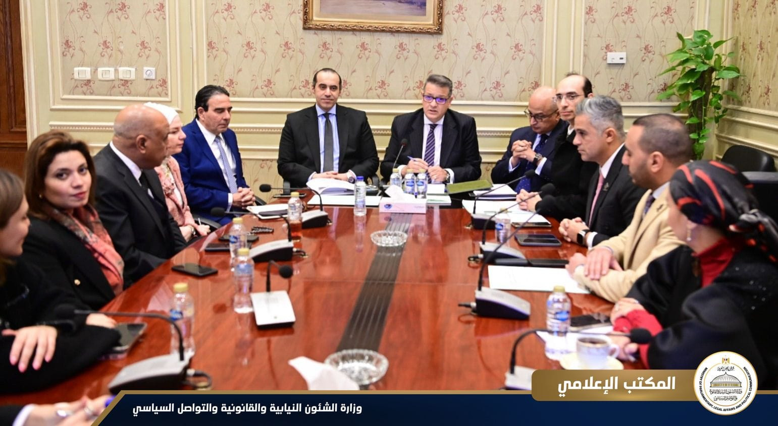 وزير الشؤون النيابية