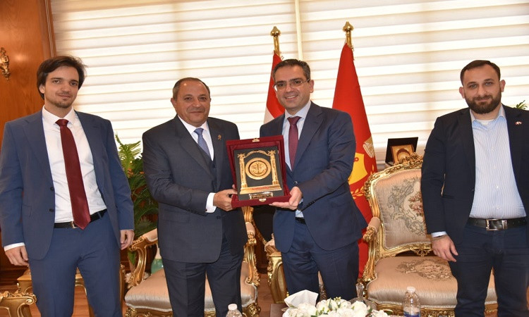 محافظ بورسعيد يستقبل سفير مالطا لدى مصر لتعزيز سبل التعاون بين الجانبي