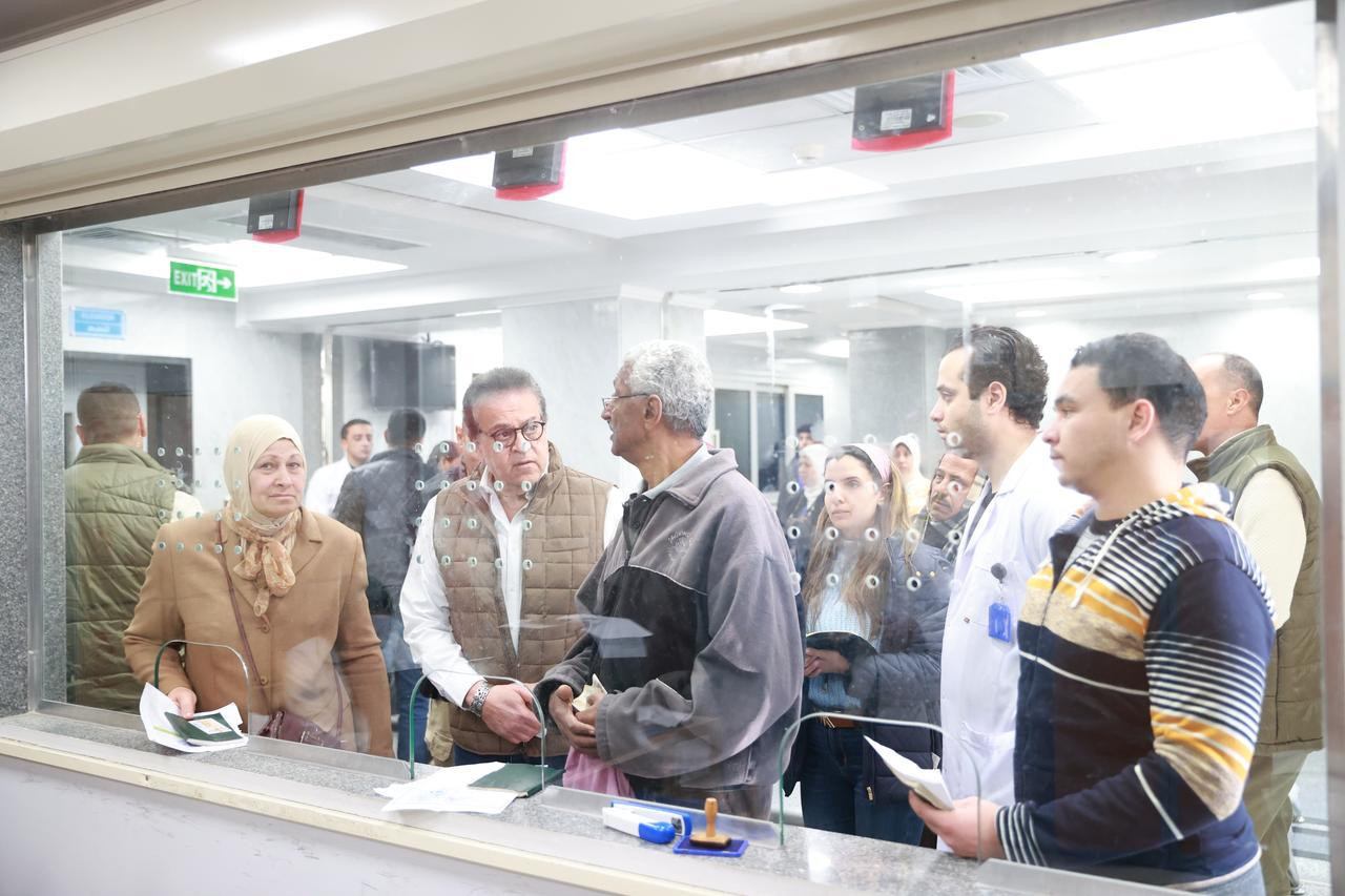 جولة وزير الصحة في مستشفى المقطم