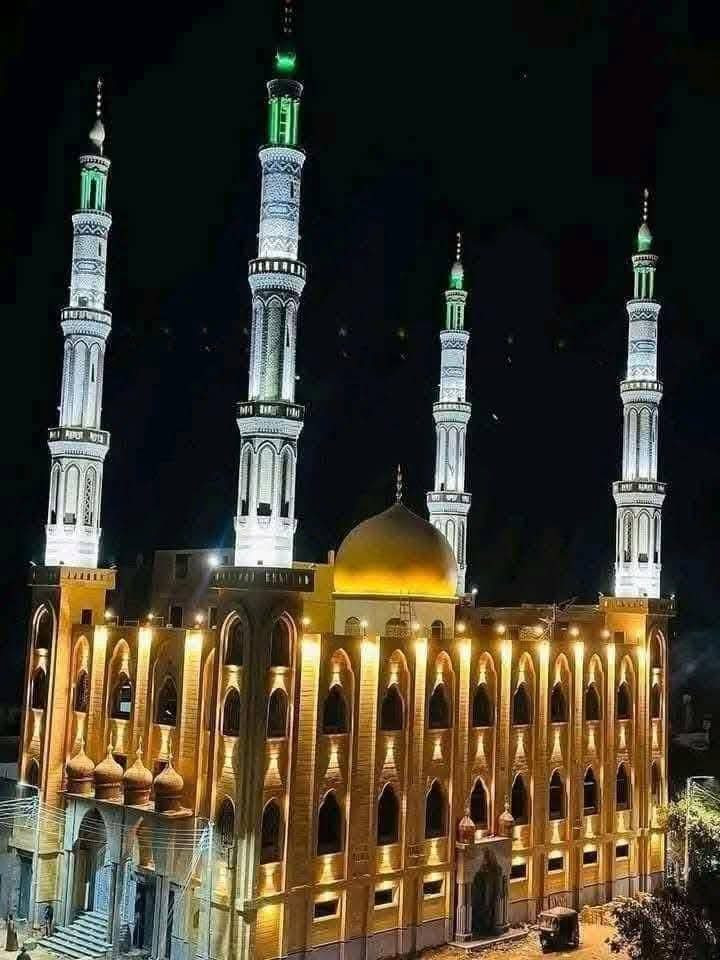 مسجد مضاء بالطاقة الشمسية
