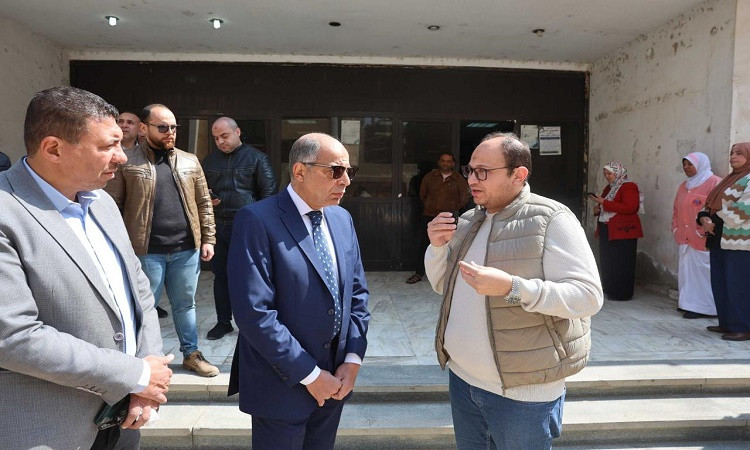 محافظ المنيا يوجه بتحويل المركز الطبي الشرقي لعيادات تخصصية لمرضى التأ