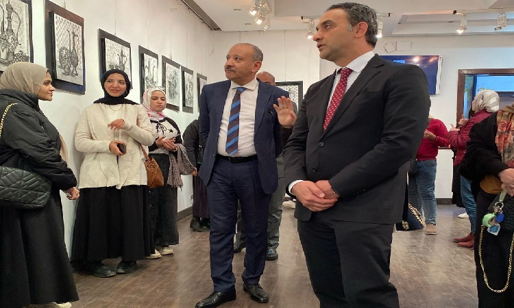 نائب رئيس جامعة الفيوم يفتتح المعرض الطلابي 