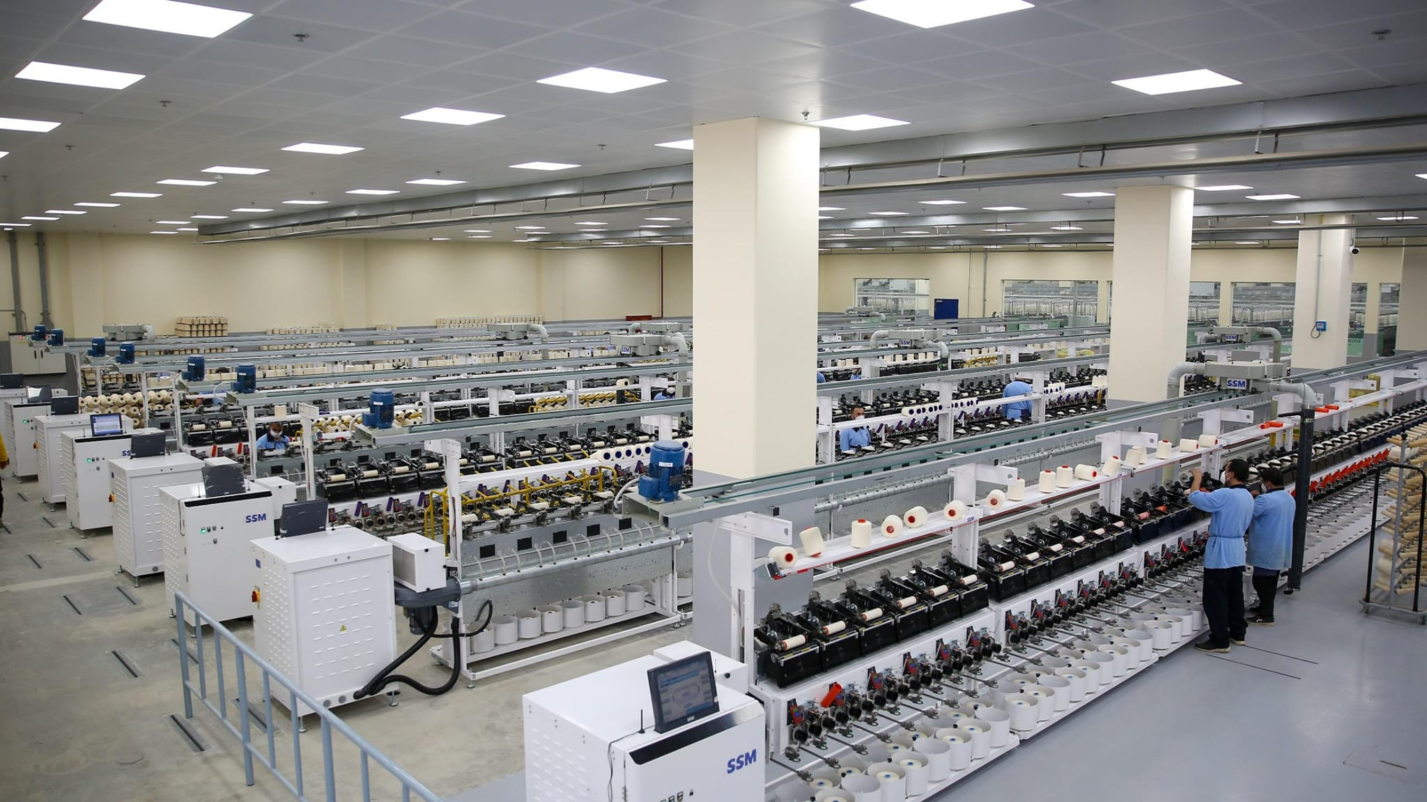 وزير قطاع الأعمال العام يتفقد مصانع شركة مصر للغزل والنسيج