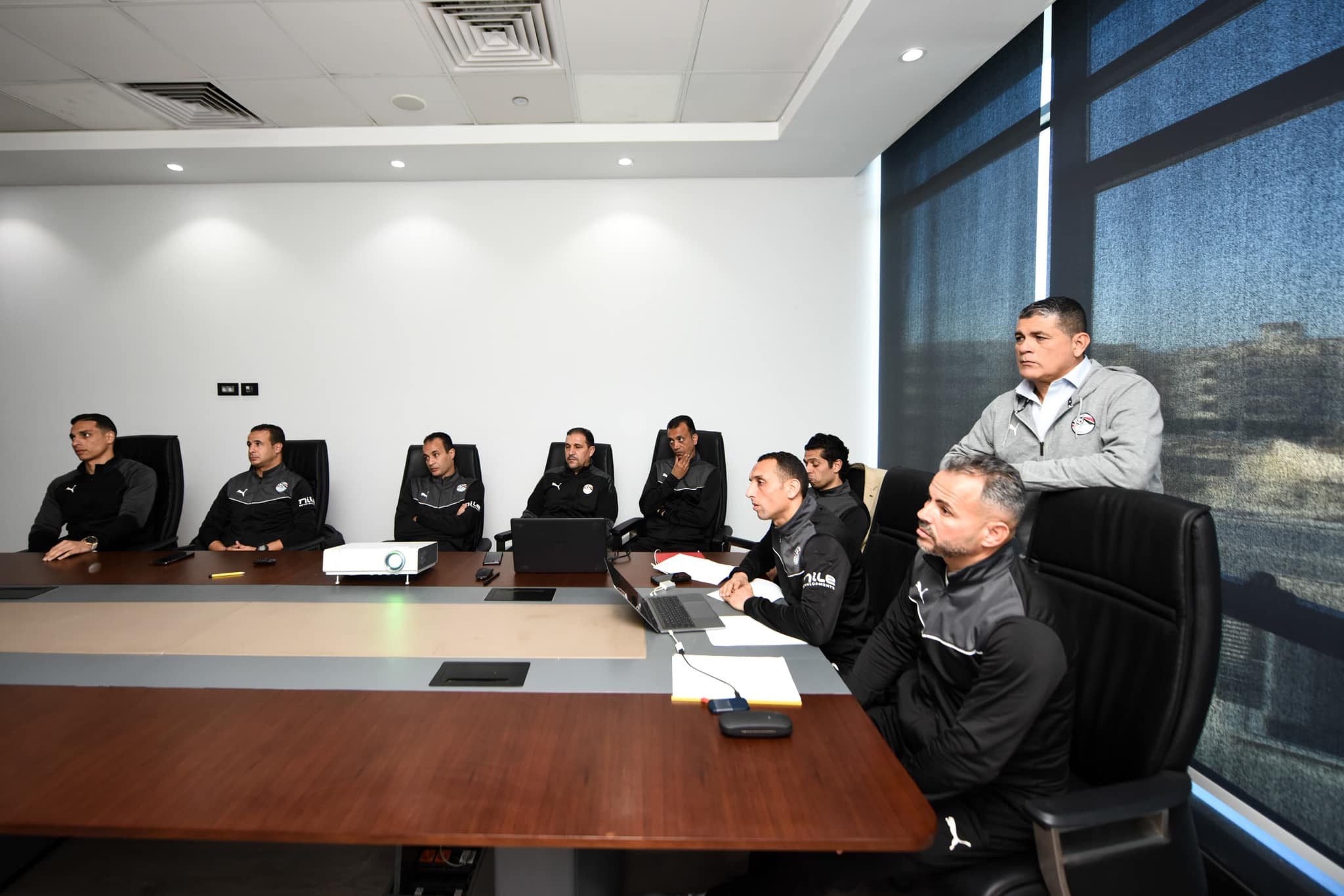 حكام لقاء القمة