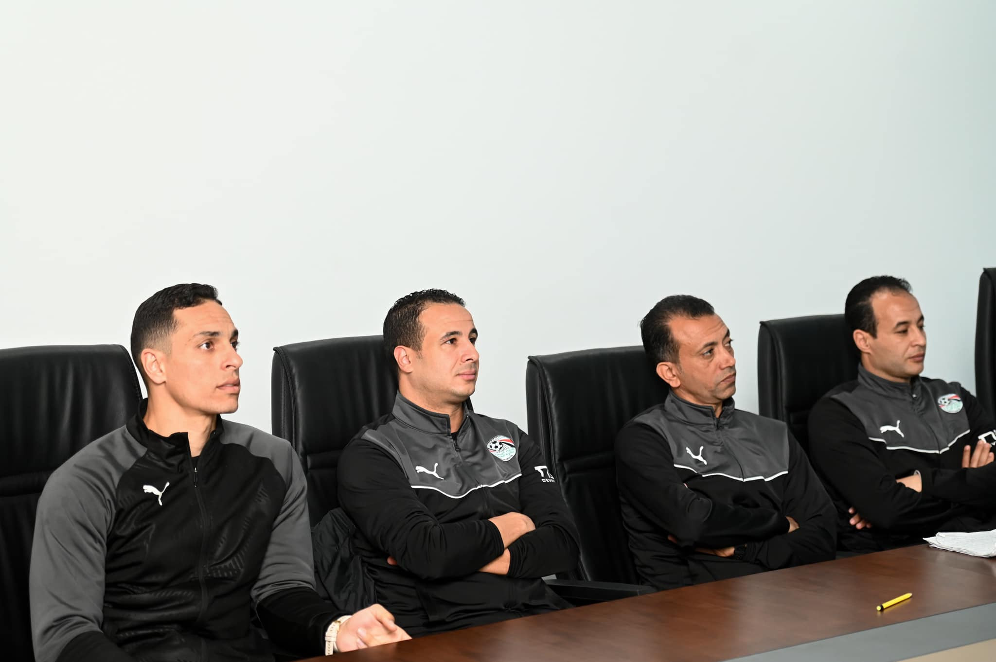 حكام لقاء القمة