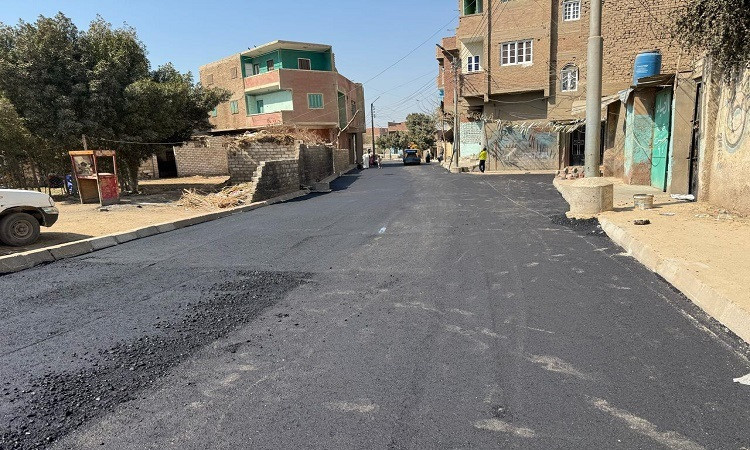 محافظ الجيزة: رصف وتطوير ورفع كفاءة ٥ شوارع حيوية بقرى أطفيح