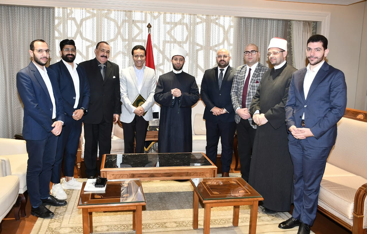 وزير الأوقاف والفنان سامح حسين