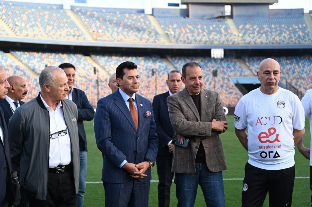 وزير الرياضة والمنتخب