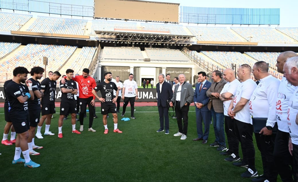 وزير الرياضة والمنتخب